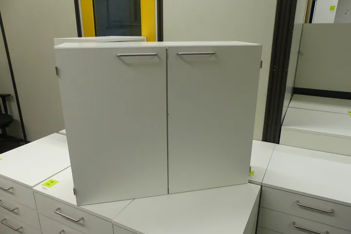 Hängeschrank Maße in cm ca.: 90 x 30 x 74